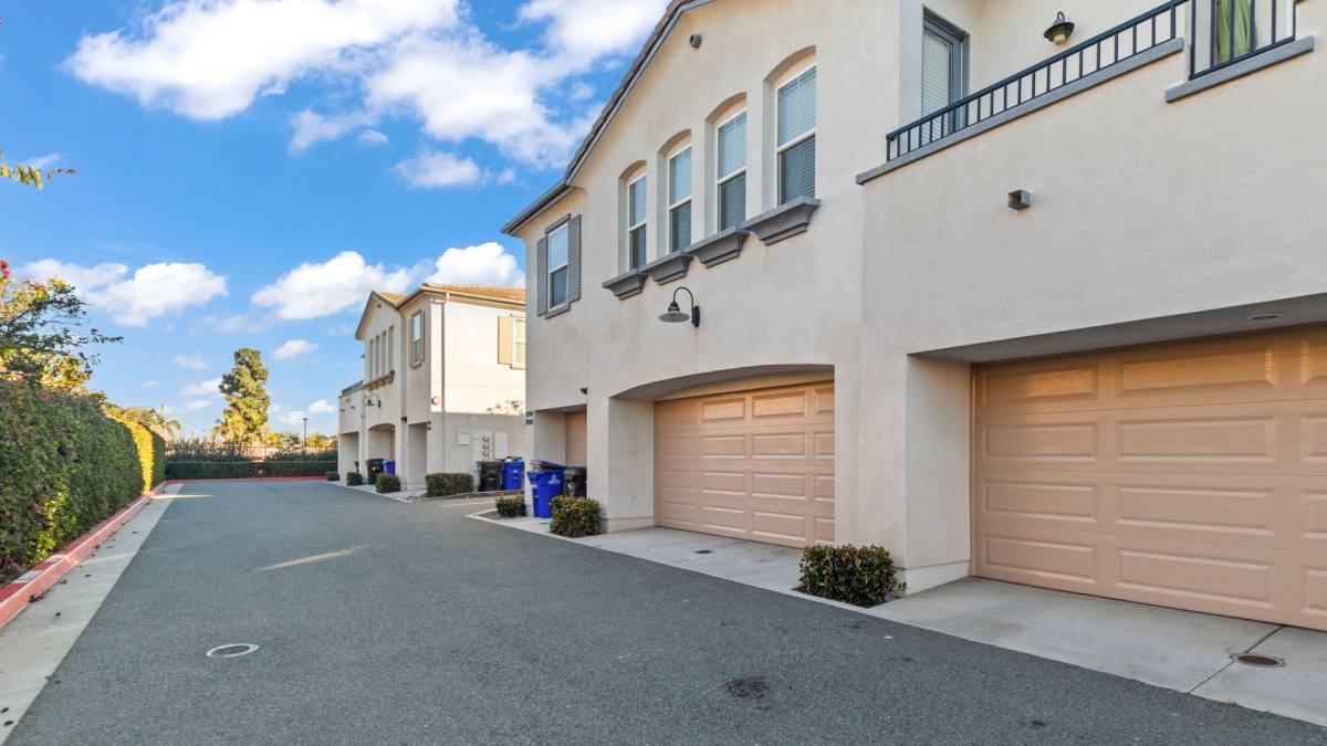 1536-1558 Coronado Ave, San Diego, CA 92154 - Townhouse for Rent - Image 2
