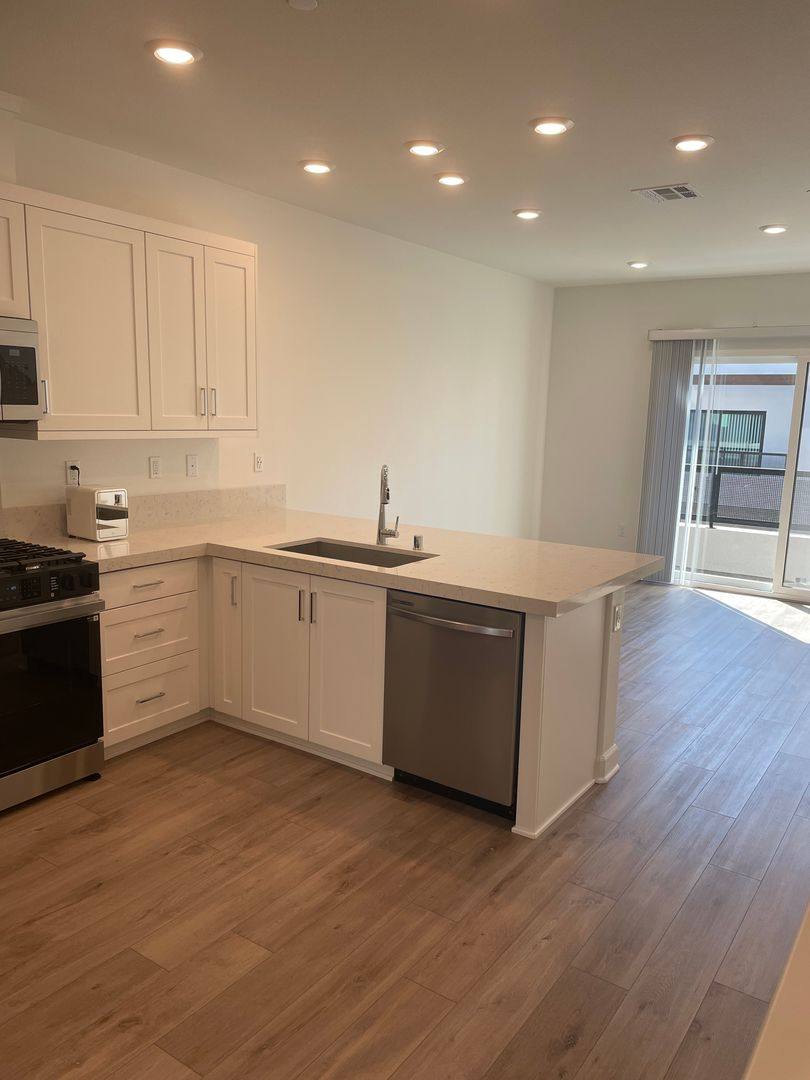 2121 Senita Dr, San Diego, CA 92154 - Townhouse for Rent - Image 2