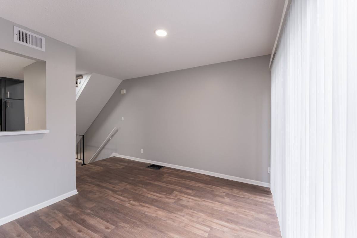 Wornall Place & Townhomes, 8718 Wornall Rd, Kansas City, MO 64114 - Apartment for Rent - Image 4