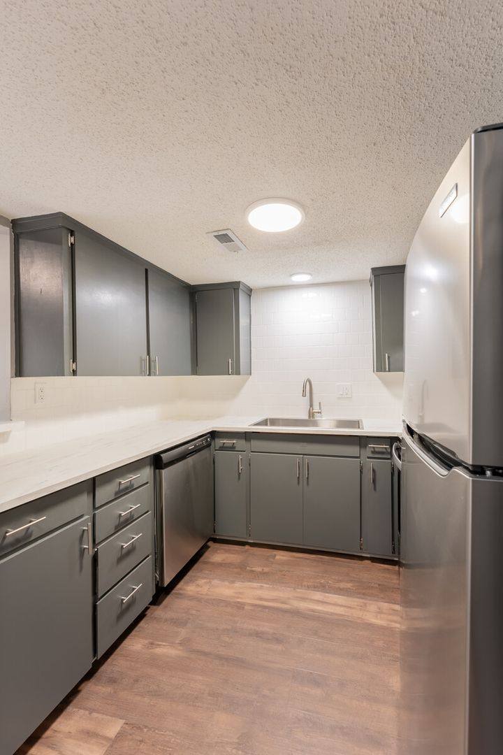 Wornall Place & Townhomes, 8718 Wornall Rd, Kansas City, MO 64114 - Apartment for Rent - Image 3