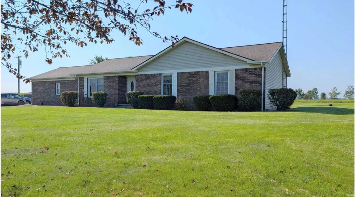 House for rent at 400 E SR 124, Bluffton, IN 46714