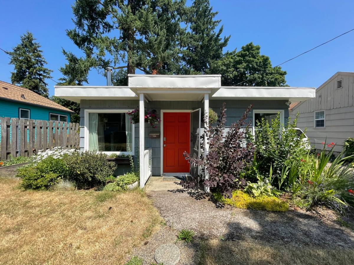 8306 SE 62nd Ave, Portland, OR 97206 - House for Rent - Image 1