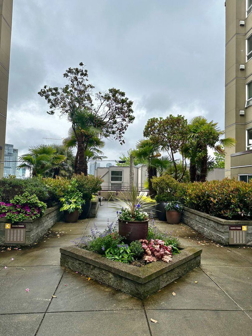 1711 E Olive Way #402, Seattle, WA 98102 - Condo for Rent - Image 4
