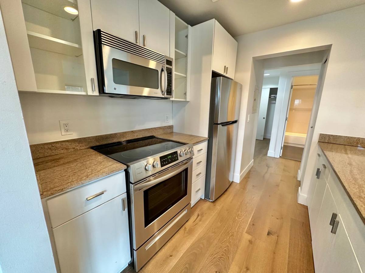 1711 E Olive Way #402, Seattle, WA 98102 - Condo for Rent - Image 1