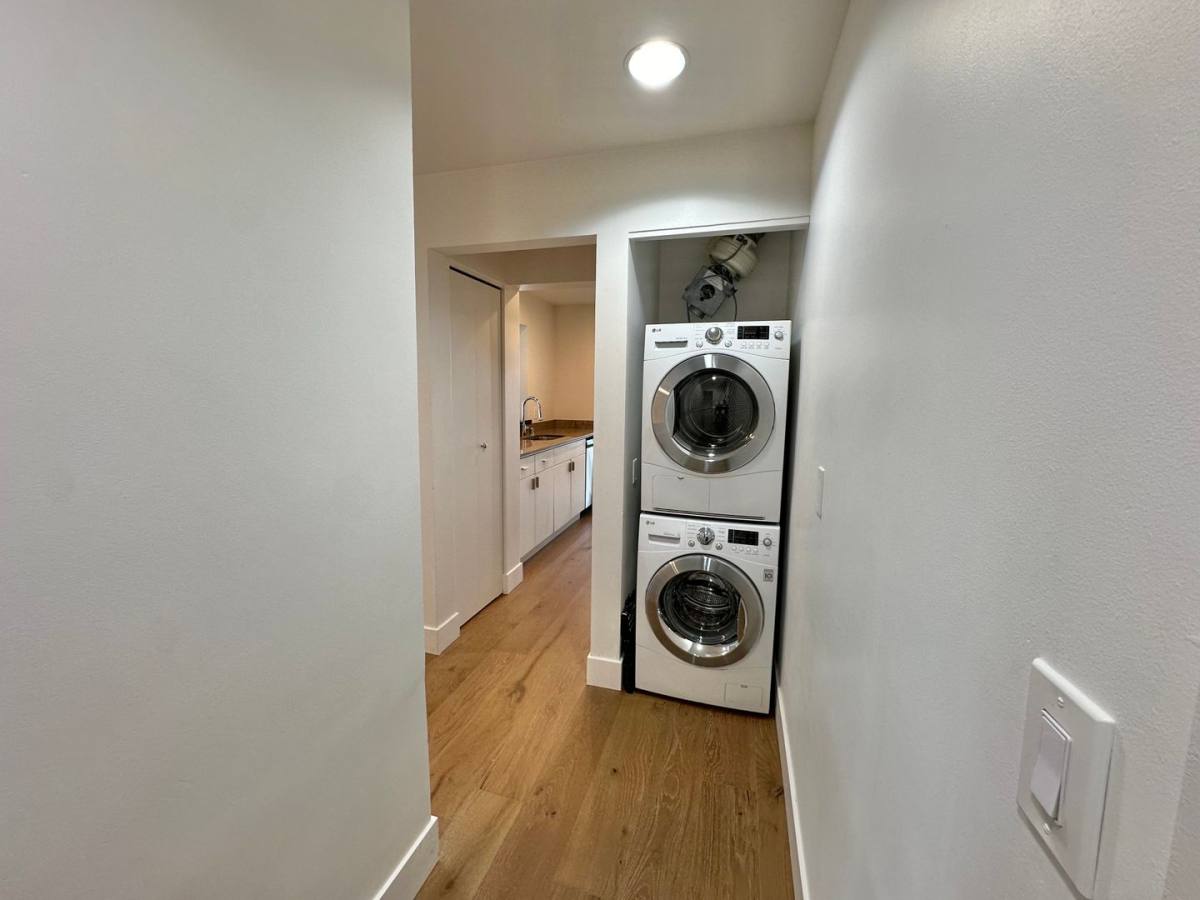 1711 E Olive Way #402, Seattle, WA 98102 - Condo for Rent - Image 6