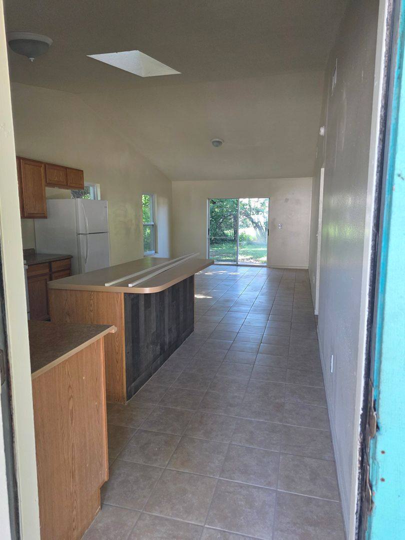 708 26th Ave E, Bradenton, FL 34208 - House for Rent - Image 2