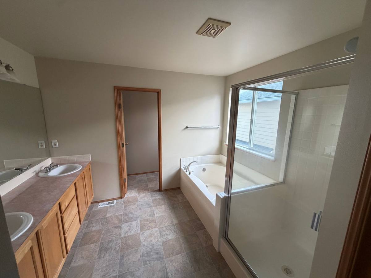 2618 NE 24th Court, Renton, WA 98056 - House for Rent - Image 9