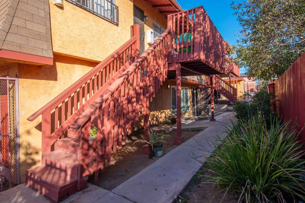 3712 Hemlock St, San Diego, CA 92113 - Apartment for Rent