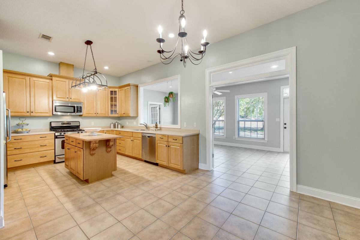 4235 Lost Horse Circle, Niceville, FL 32578 - House for Rent - Image 9