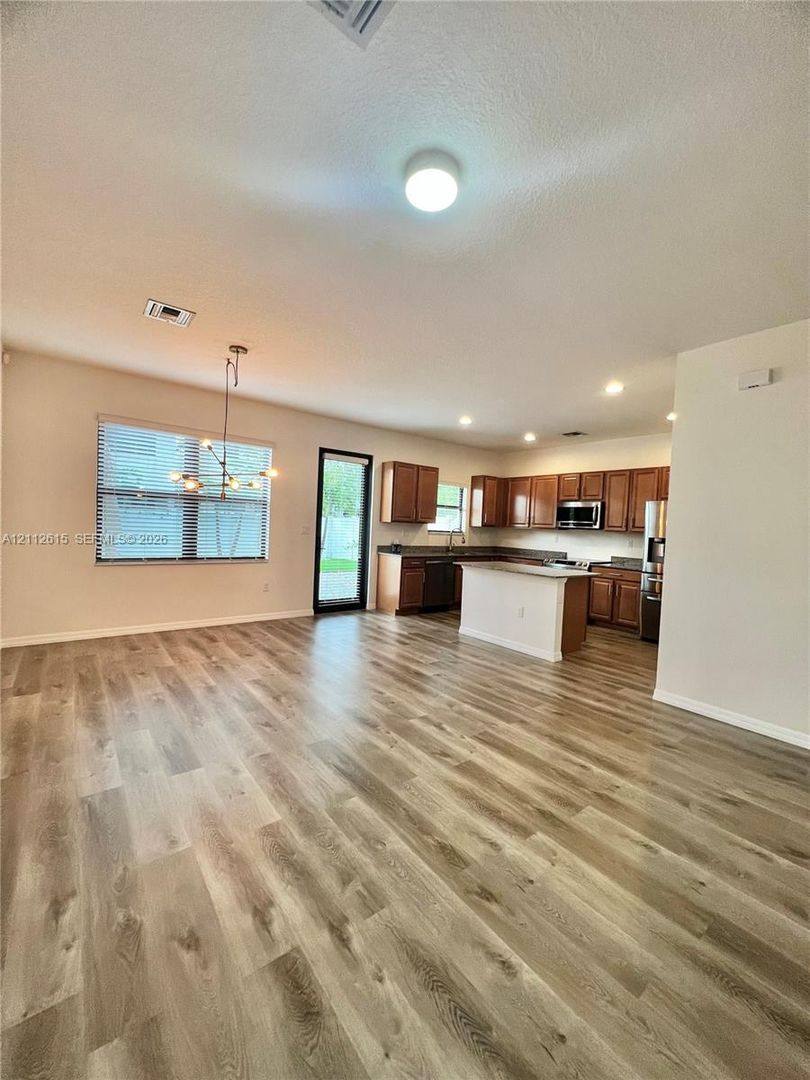 771 NE 191st St, Miami, FL 33179 - House for Rent - Image 3