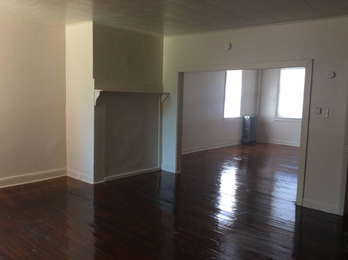 130 E College Ave, York, PA 17401 - Townhouse for Rent - Image 2