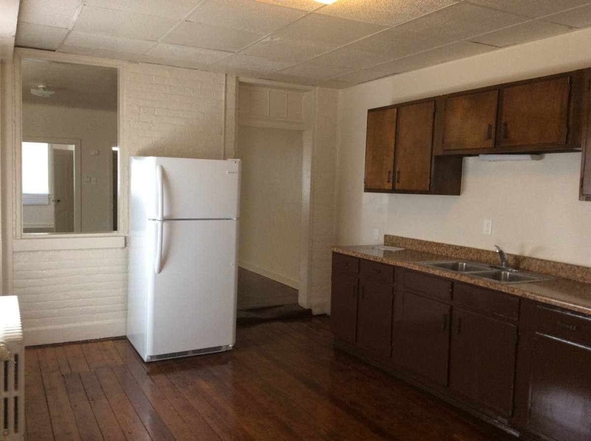 130 E College Ave, York, PA 17401 - Townhouse for Rent - Image 7