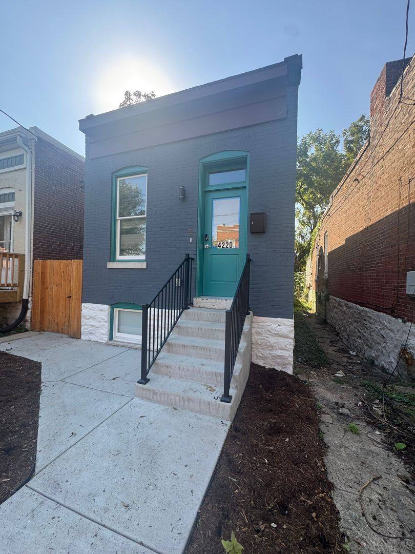 House for rent at 4220 Vista, St. Louis, MO 63110