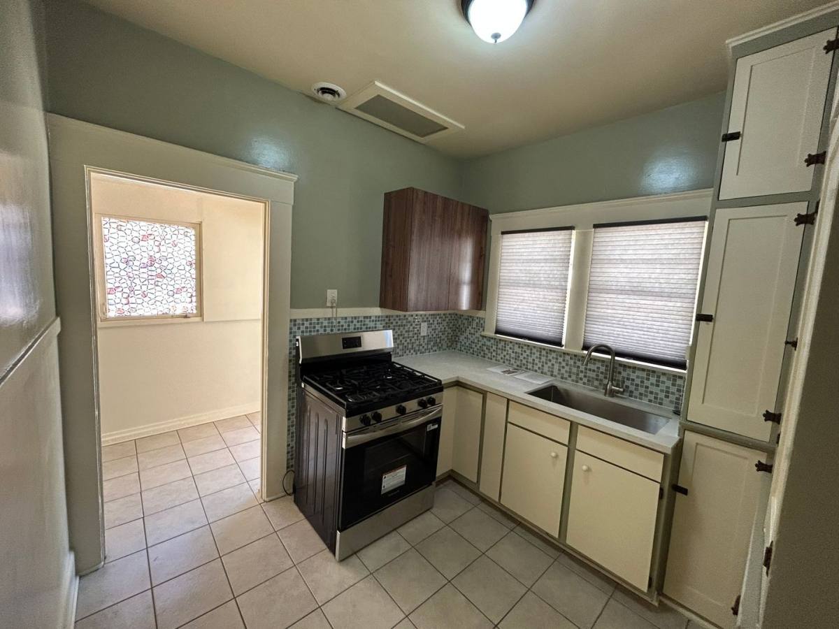 1560 10th Ave, San Diego, CA 92101 - Apartment for Rent - Image 5