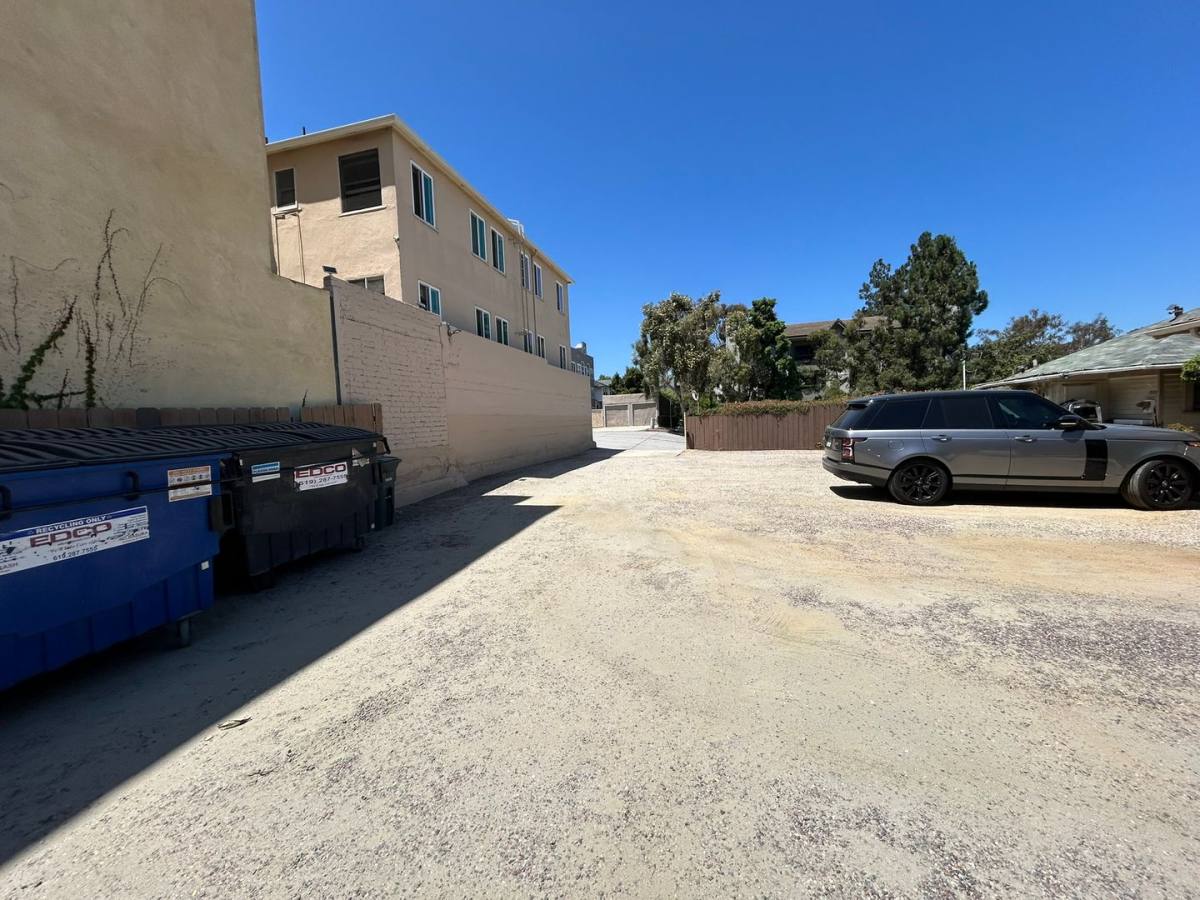 1560 10th Ave, San Diego, CA 92101 - Apartment for Rent - Image 3