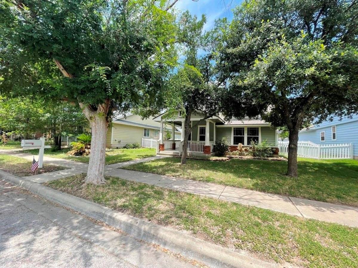 5206 Hartson, Kyle, TX 78640 - House for Rent - Image 2