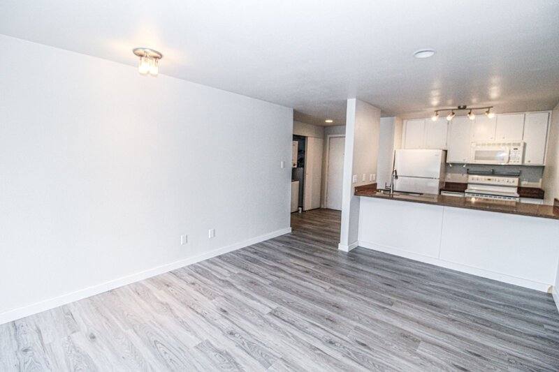 6627 Lakeview Dr #A-203, Kirkland, WA 98033 - Condo for Rent - Image 9