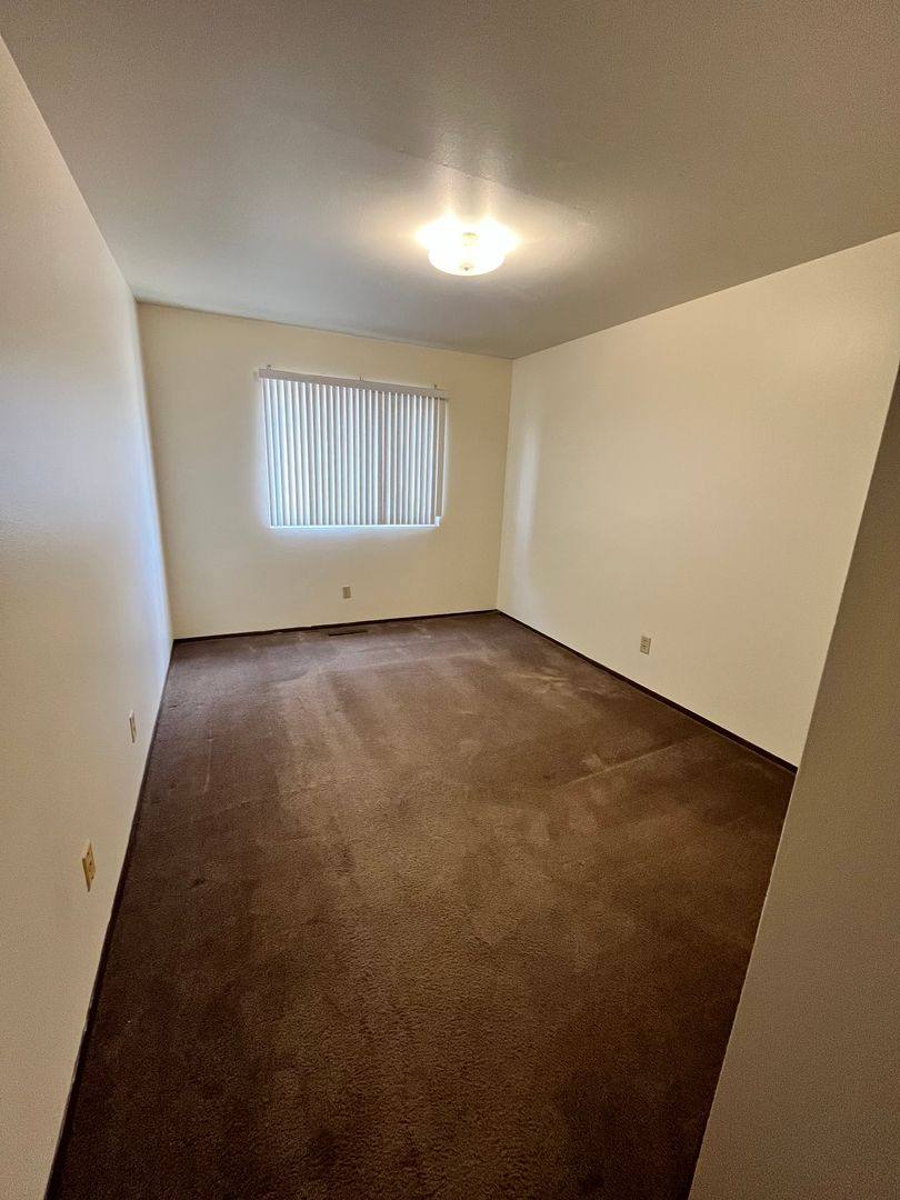 1016 W MacArthur Ave, Eau Claire, WI 54701 - Apartment for Rent - Image 4