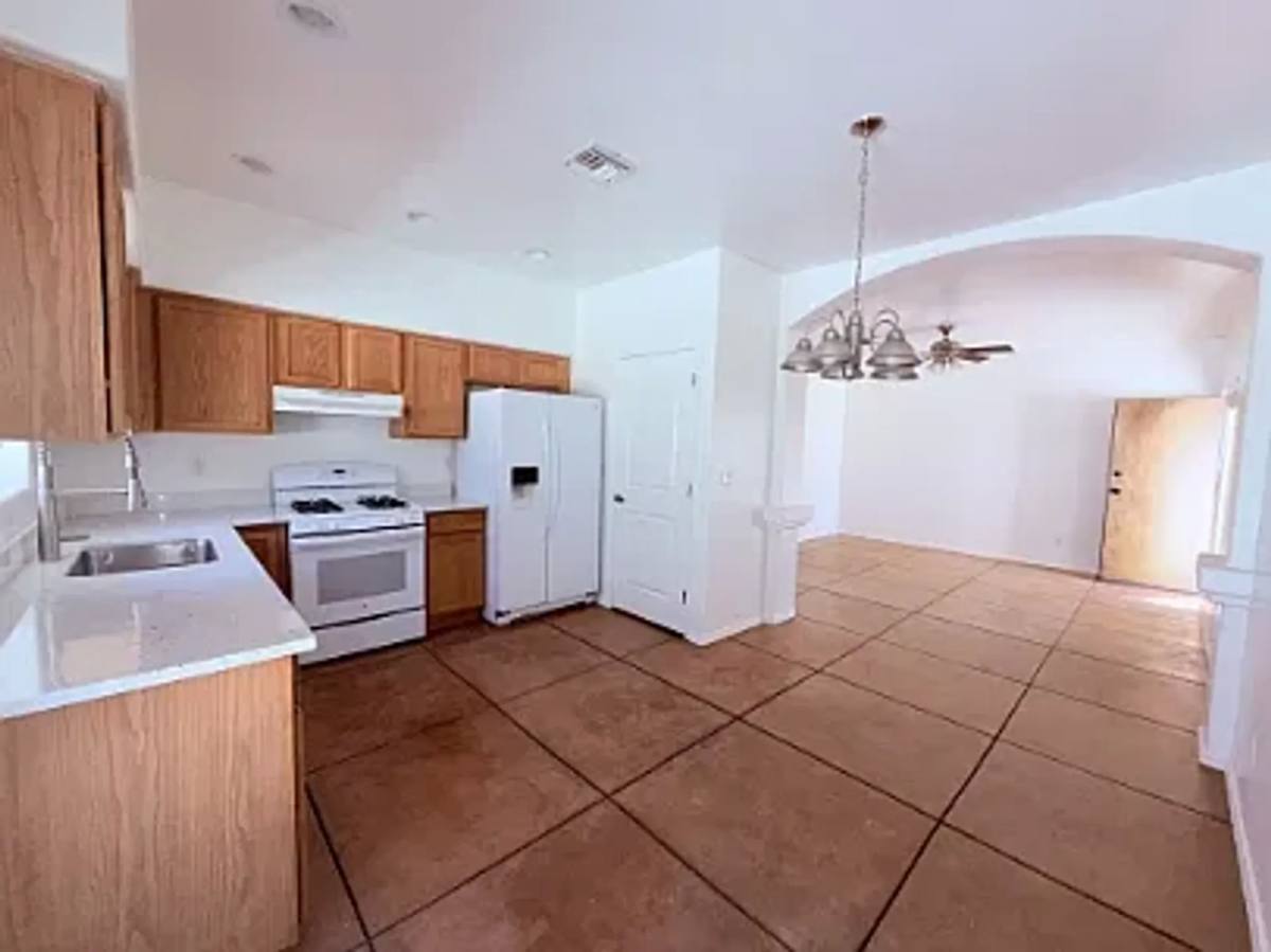 324 W 23rd St, Tucson, AZ 85713 - Apartment for Rent - Image 3