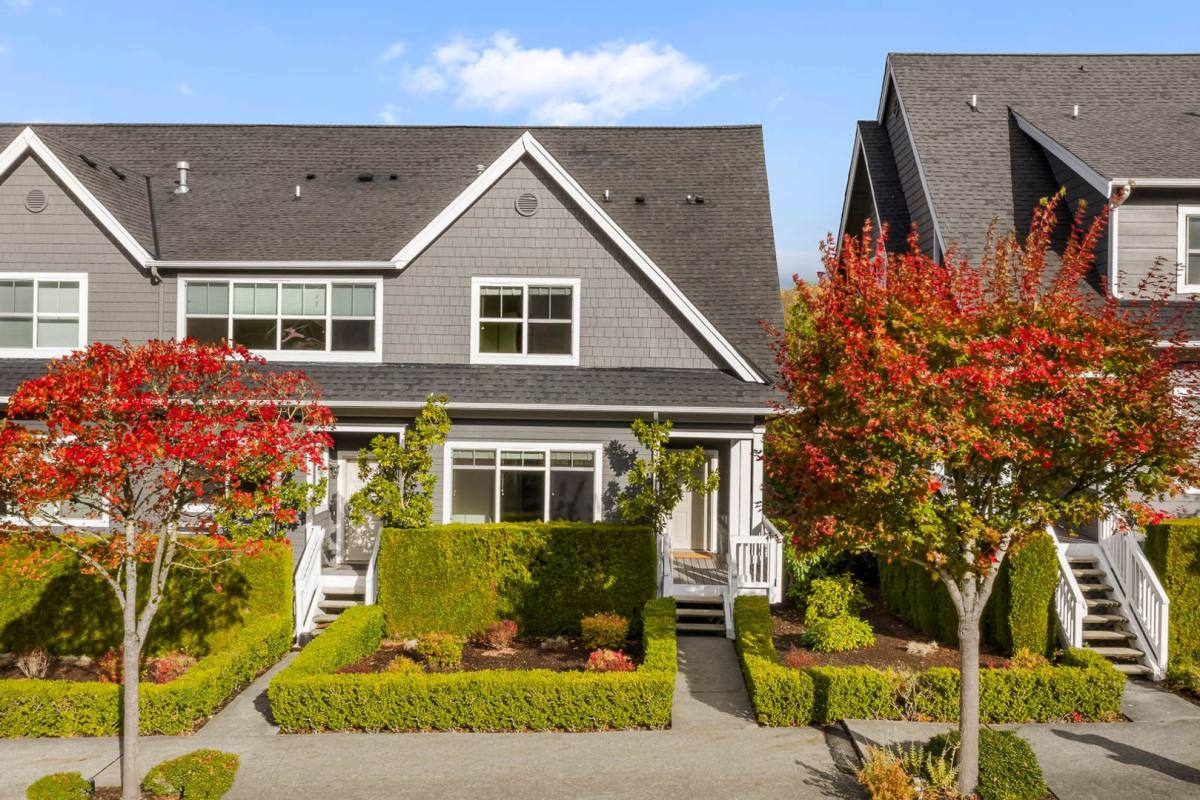Townhouse for rent at 2344 NE Park Dr, Issaquah, WA 98029