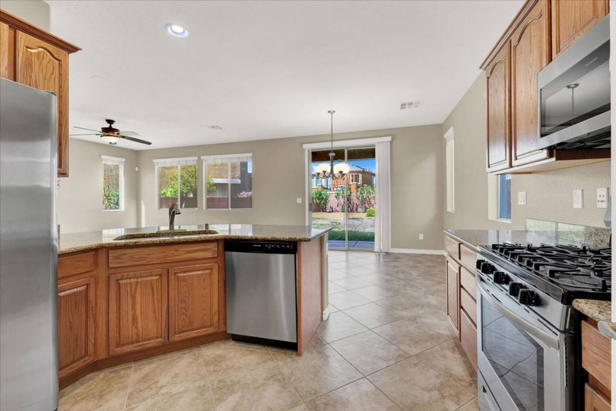 732 Rustic Desert Place, Henderson, NV 89011 - House for Rent - Image 5