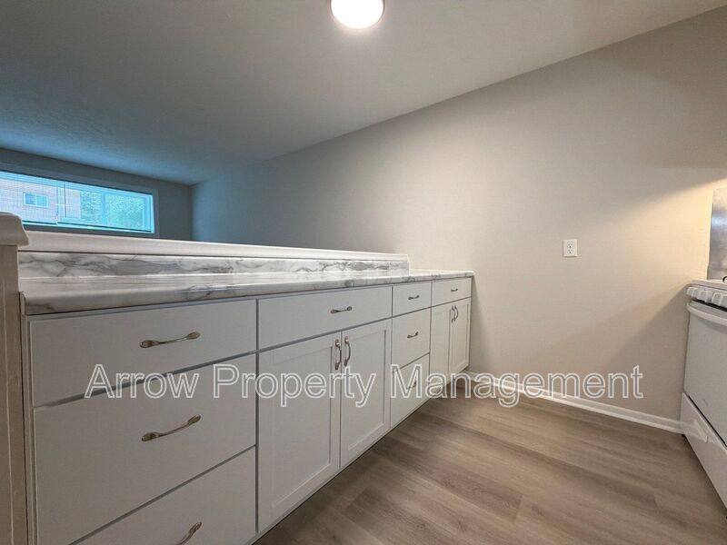 5703 S 14-8, Omaha, NE 68107 - Apartment for Rent - Image 2