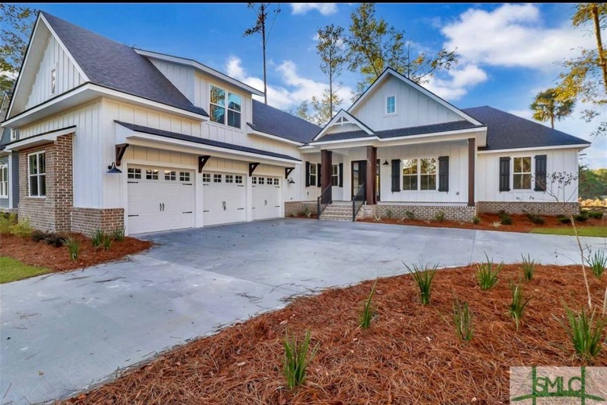 421 Bear River Dr, Richmond Hill, GA 31324 - House for Rent - Image 1