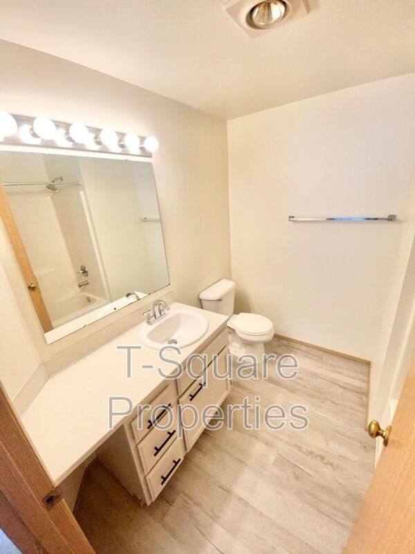 8830 3rd Ave SE #305, Everett, WA 98208 - Apartment for Rent - Image 8