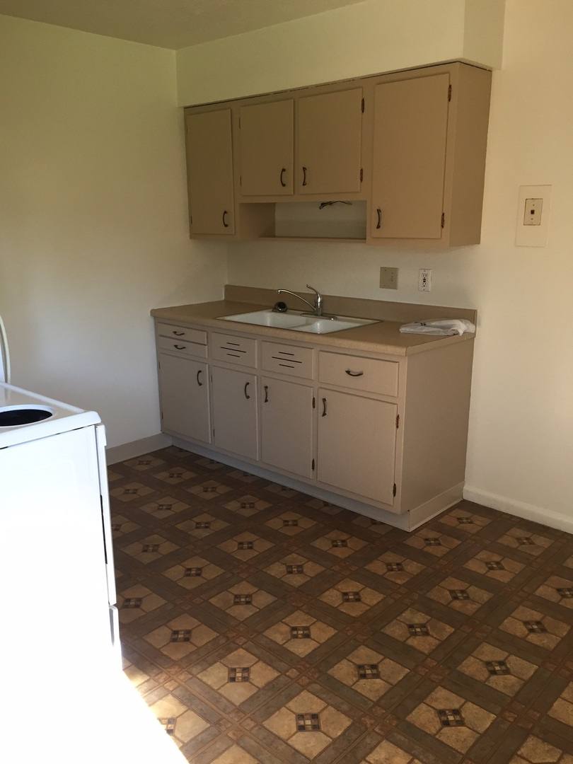 Courtyard Village, 100-140 Normandy Dr, Painesville, OH 44077 - Apartment for Rent - Image 5
