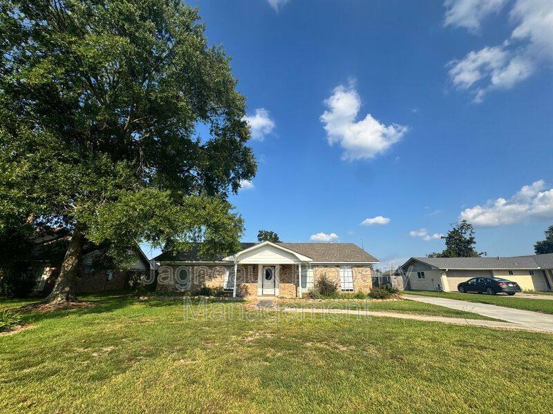 House for rent at 1415 Forest Lane, Sulphur, LA 70663
