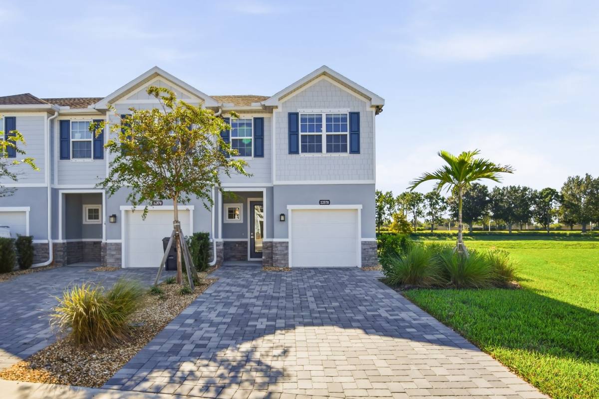 Townhouse for rent at 12570 Amber Creek Circle, Bradenton, FL 34211