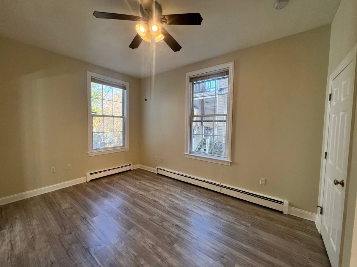 356 E Merrimack St, Lowell, MA 01852 - Apartment for Rent - Image 9