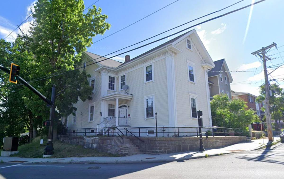 356 E Merrimack St, Lowell, MA 01852 - Apartment for Rent - Image 1