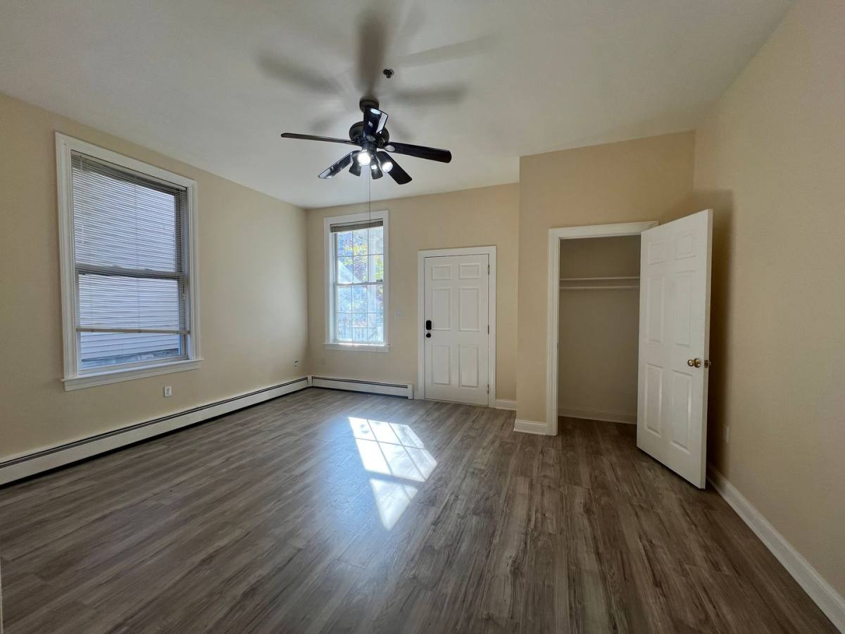 356 E Merrimack St, Lowell, MA 01852 - Apartment for Rent - Image 4