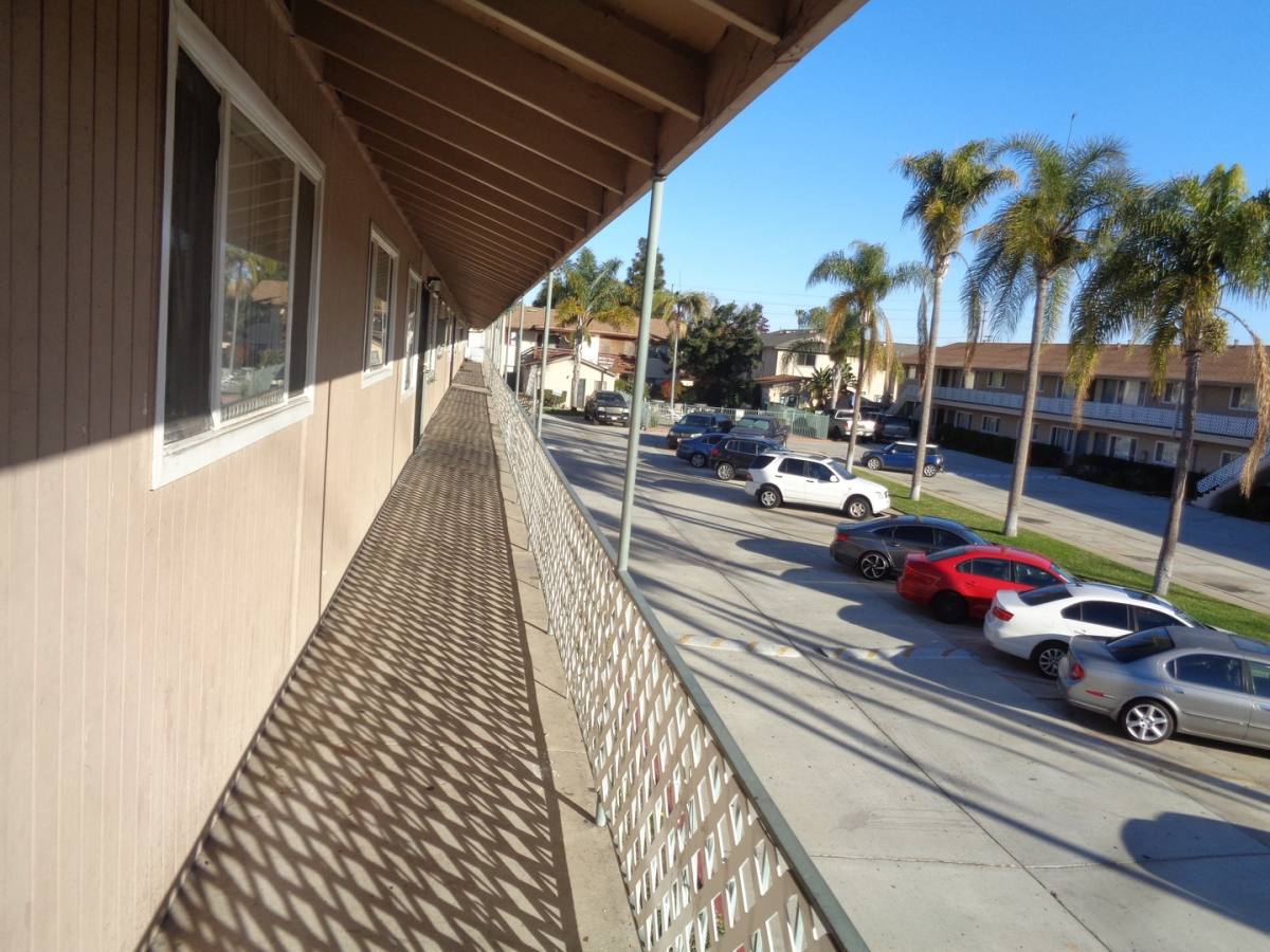 573-579 Flower St, Chula Vista, CA 91910 - Apartment for Rent - Image 7