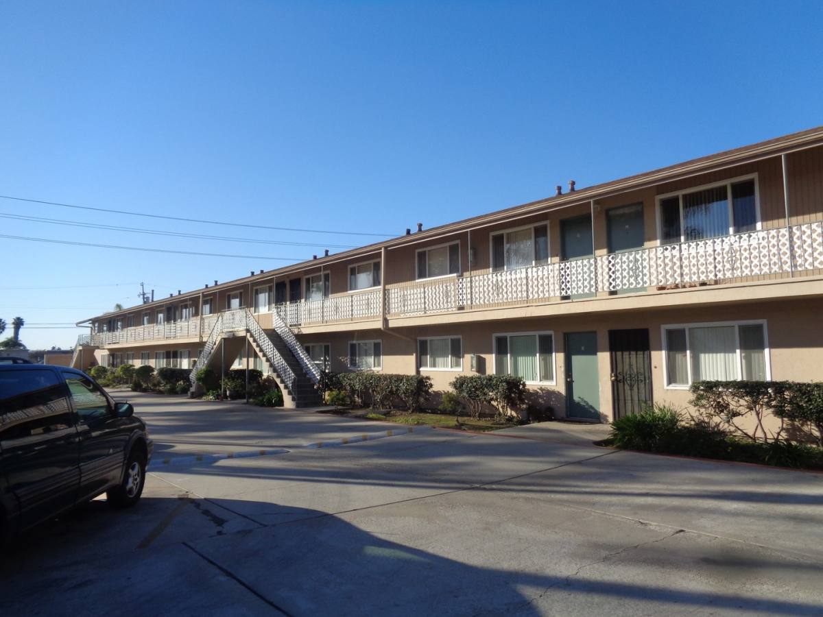 573-579 Flower St, Chula Vista, CA 91910 - Apartment for Rent - Image 4