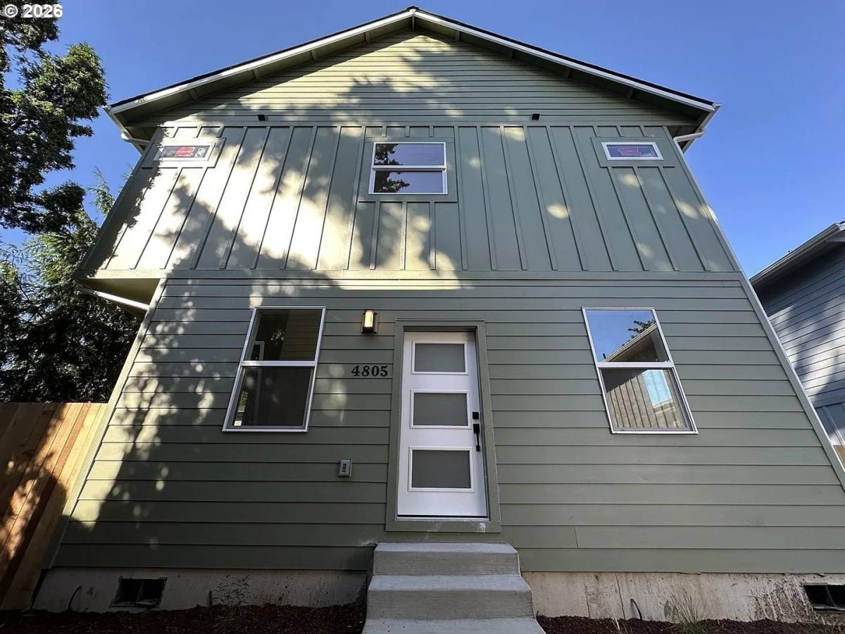 House for rent at 4805 SE Ina Ave, Portland, OR 97267