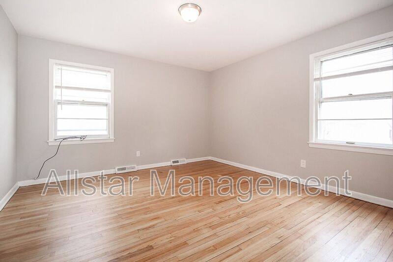 4801 E 84 St, Upstairs Unit, Garfield Heights, OH 44125 - Apartment for Rent - Image 5