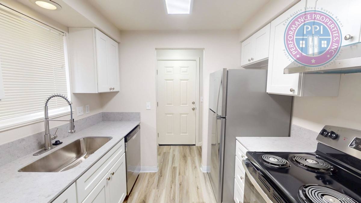 Townhouse for rent at 17035 - 17041 SW Merlo Rd, Beaverton, OR 97006