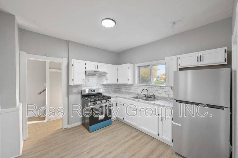 924 Pinewood Ave, Toledo, OH 43607 - House for Rent - Image 3