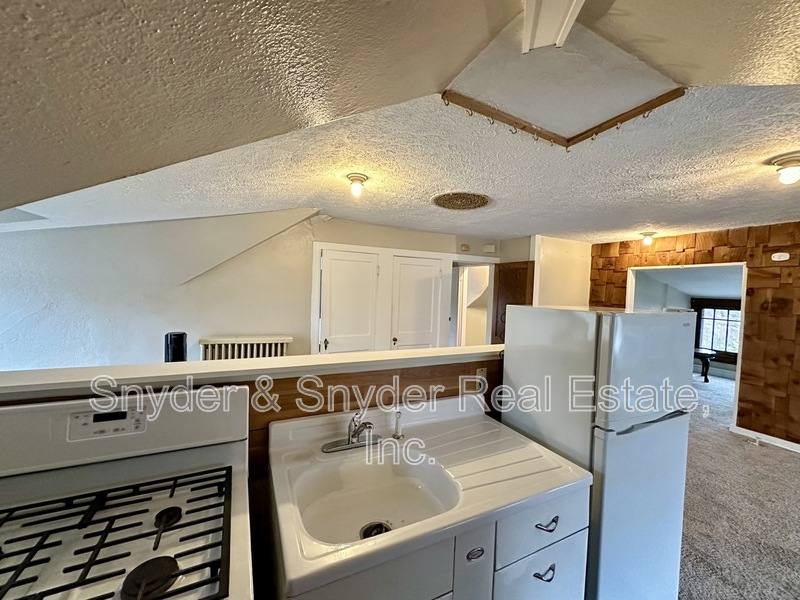 27 Casterton Ave, Akron, OH 44303 - Apartment for Rent - Image 8