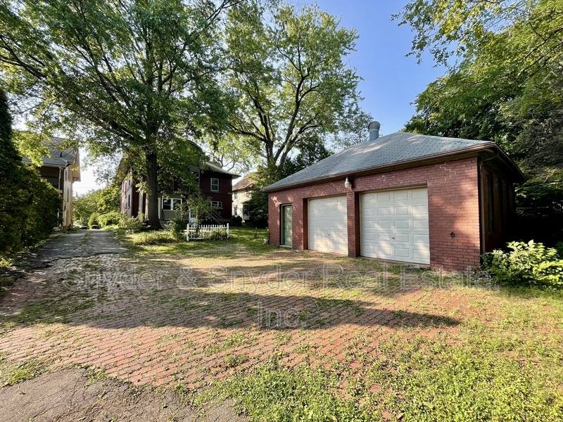 27 Casterton Ave, Akron, OH 44303 - Apartment for Rent - Image 2