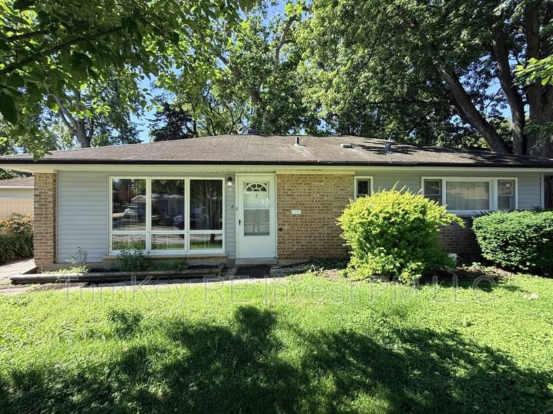 173 Nauvoo St, Park Forest, IL 60466 - House for Rent