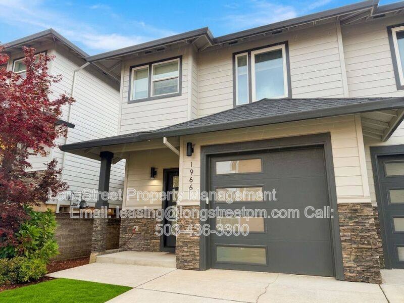 Townhouse for rent at 1966 Kari Dawn Ave SE, Salem, OR 97306