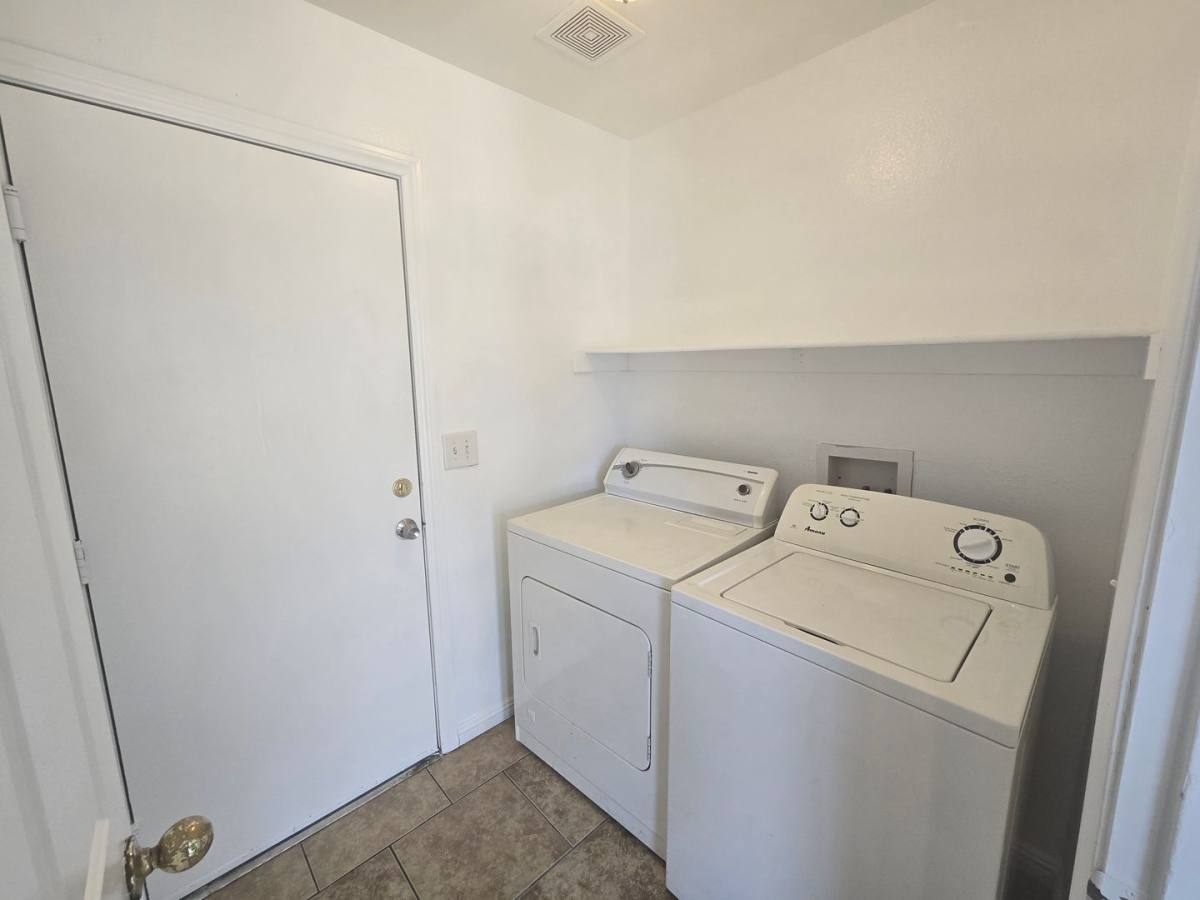 166 Skytop Dr, Henderson, NV 89015 - House for Rent - Image 7