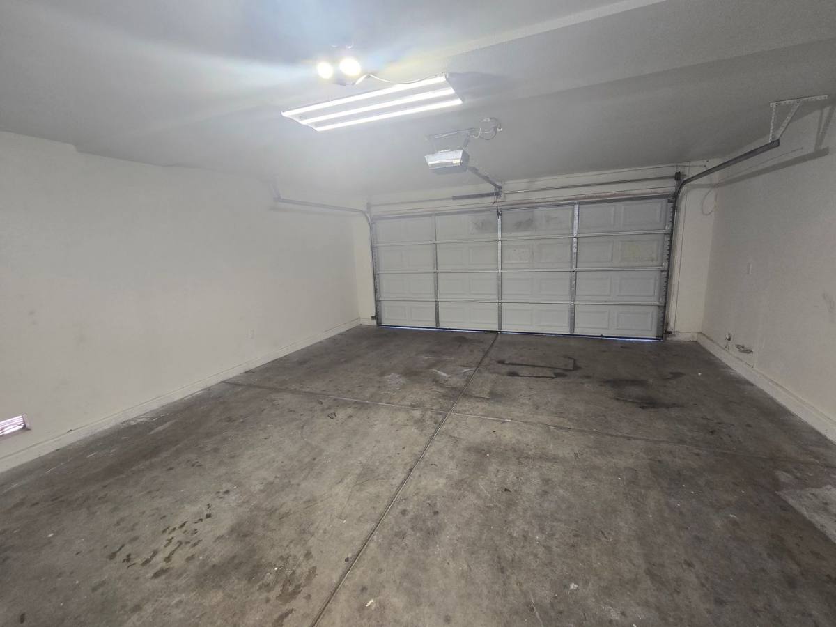 166 Skytop Dr, Henderson, NV 89015 - House for Rent - Image 8