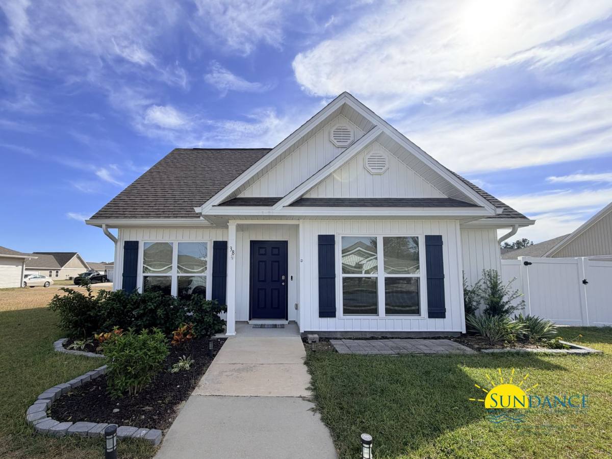 House for rent at 38 Silverthorn St, Freeport, FL 32439