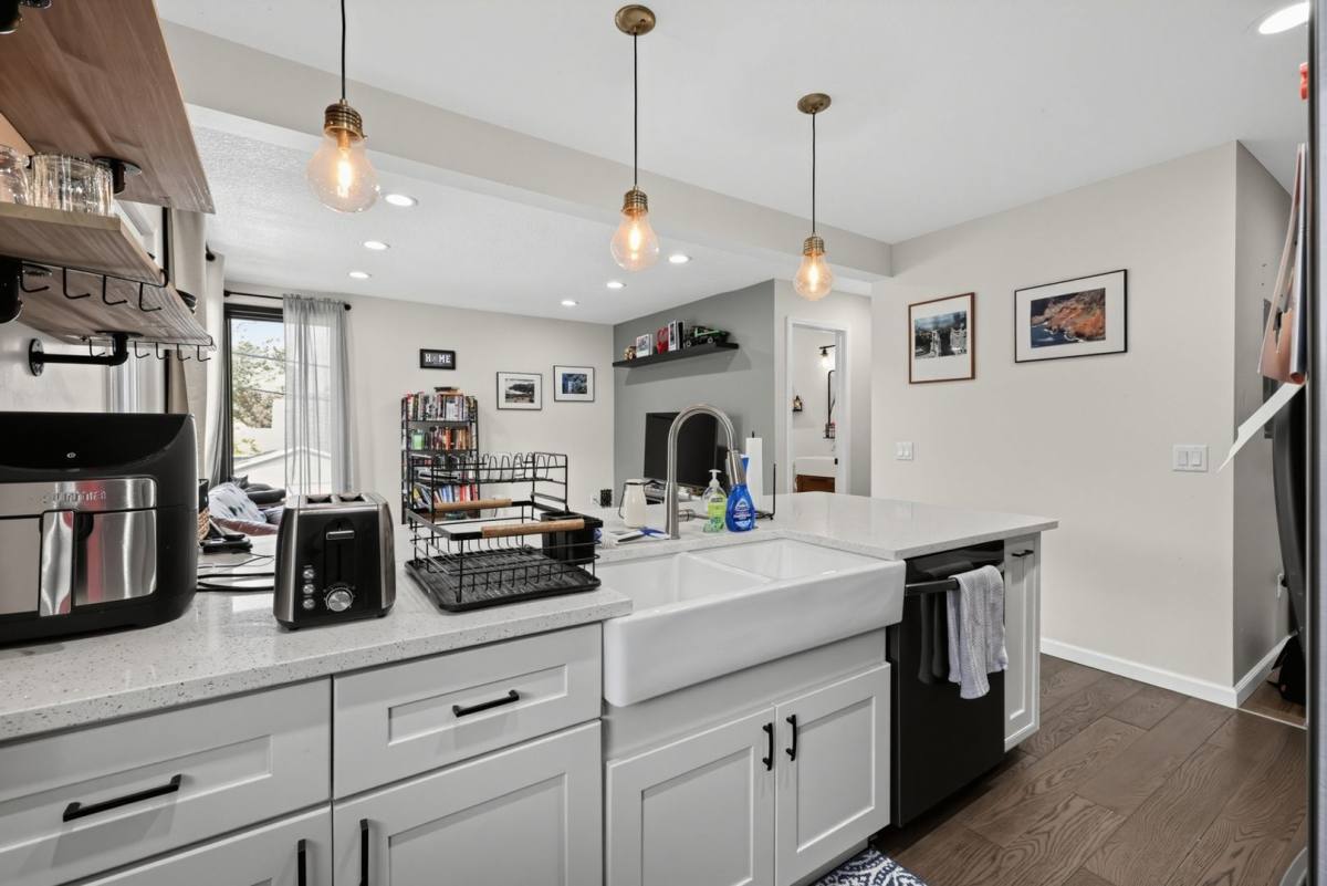 156 10th Ave N, South St. Paul, MN 55075 - Townhouse for Rent - Image 5