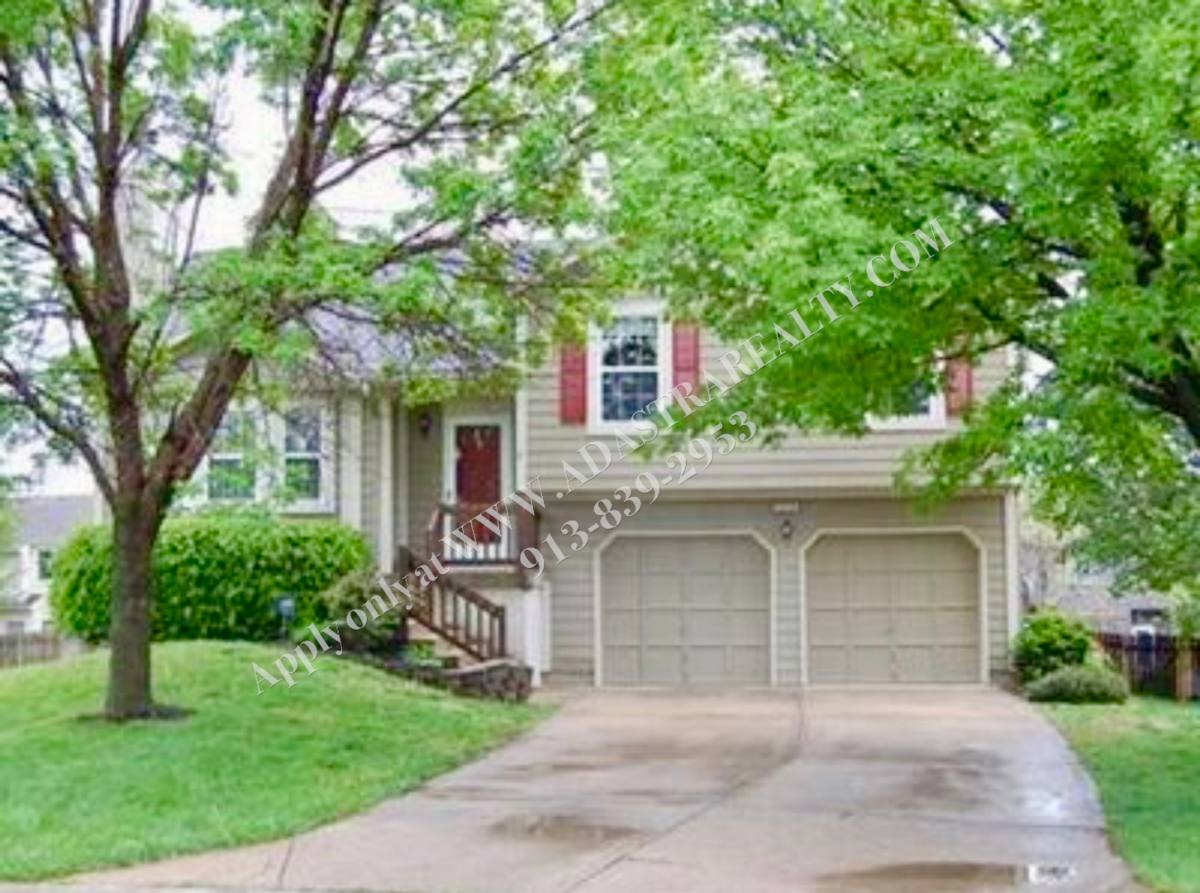 House for rent at 15241 W 147th St, Olathe, KS 66062