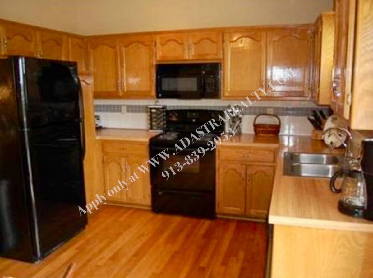 15241 W 147th St, Olathe, KS 66062 - House for Rent - Image 4